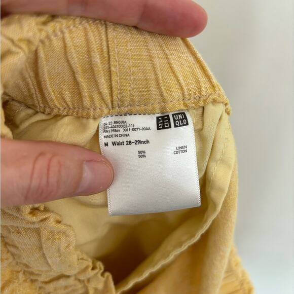 Uniqlo Linen Cotton Pull-On High Waisted Shorts in Yellow - Size M - Picture 4 of 4